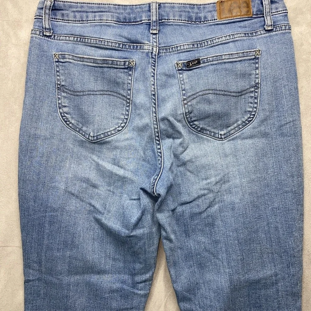 Lee Denim Jeans 32x29 Light Blue Wash Classic‎ Fit Five Pocket Distressed Casual